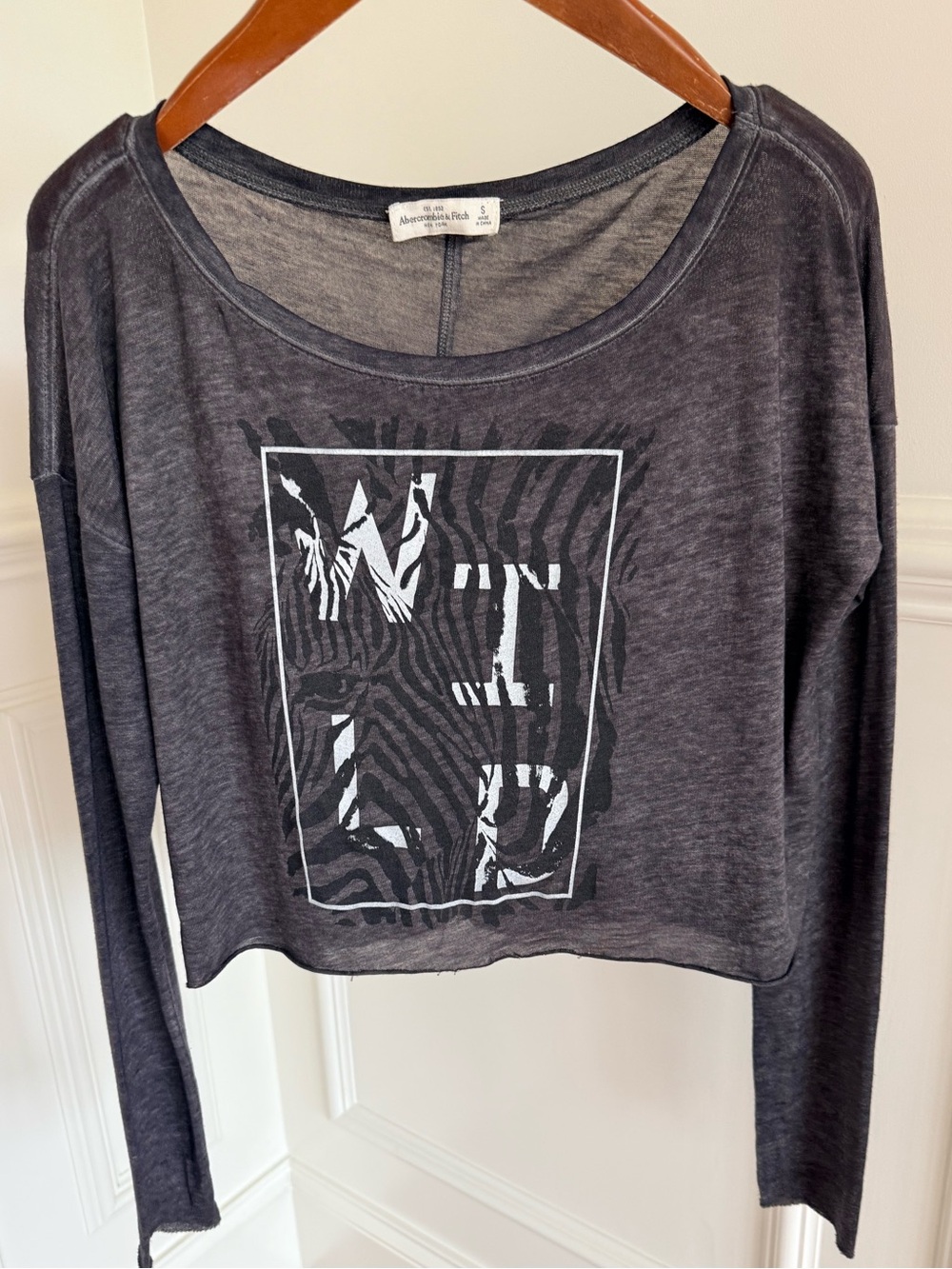 Abercrombie & Fitch Women Tee Shirt Charcoal WILD Zebra Graphic Crop Top Size S